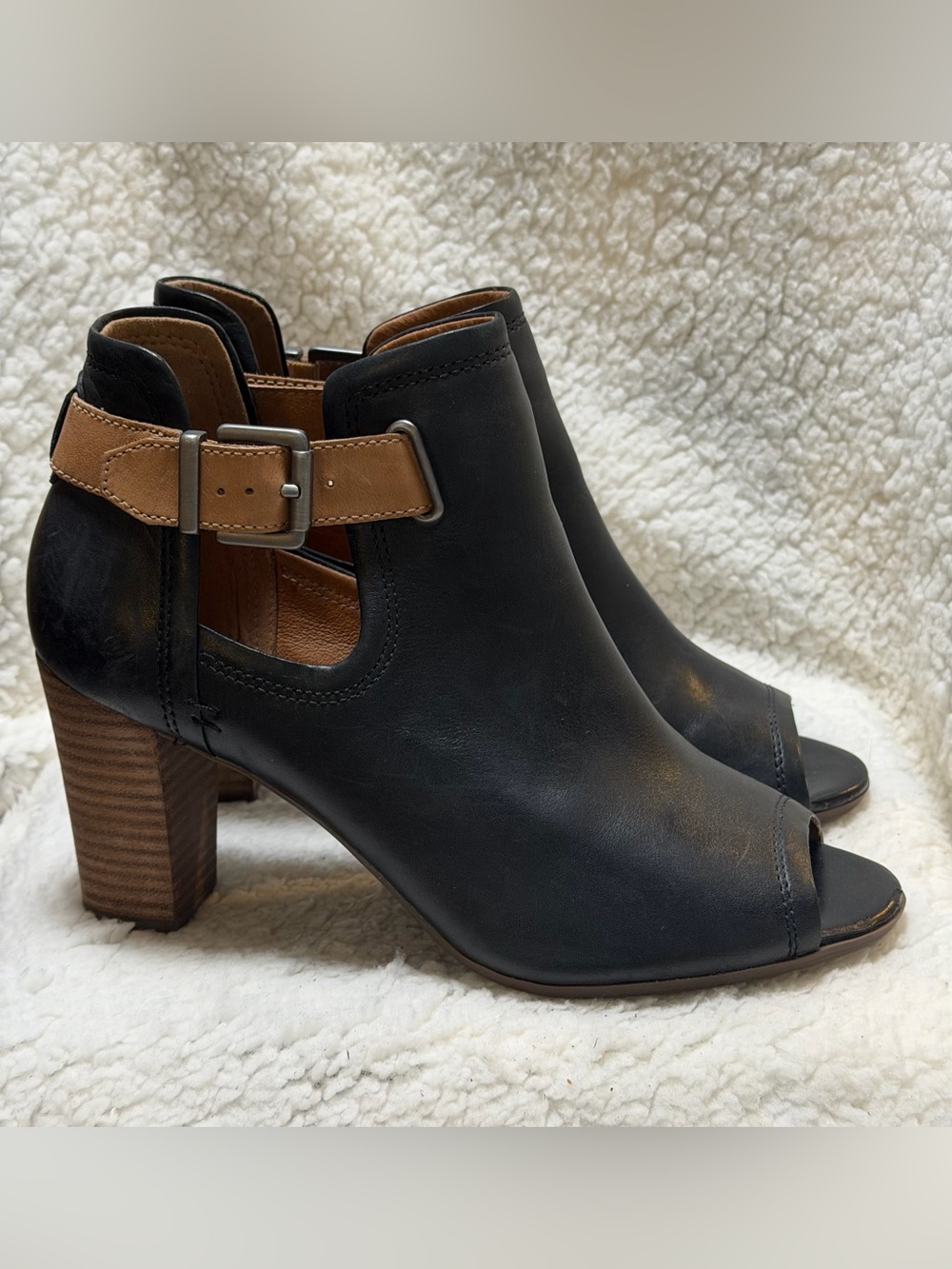 Clarks Artisan Black Leather Shira Nicole Peep Toe 3" Booties Women's Size 9 M - Picture 8 of 14